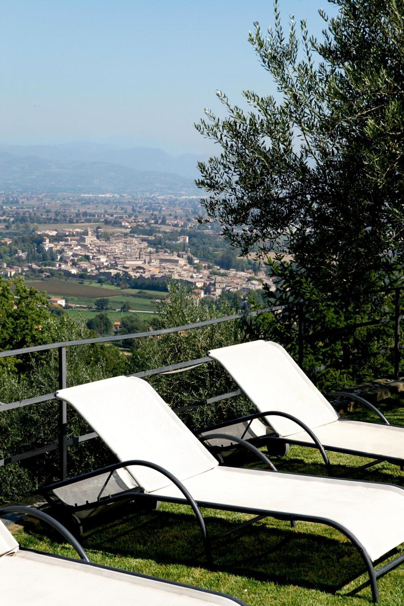 Il Poggio Dei Pettirossi Guest House Bevagna Exterior photo