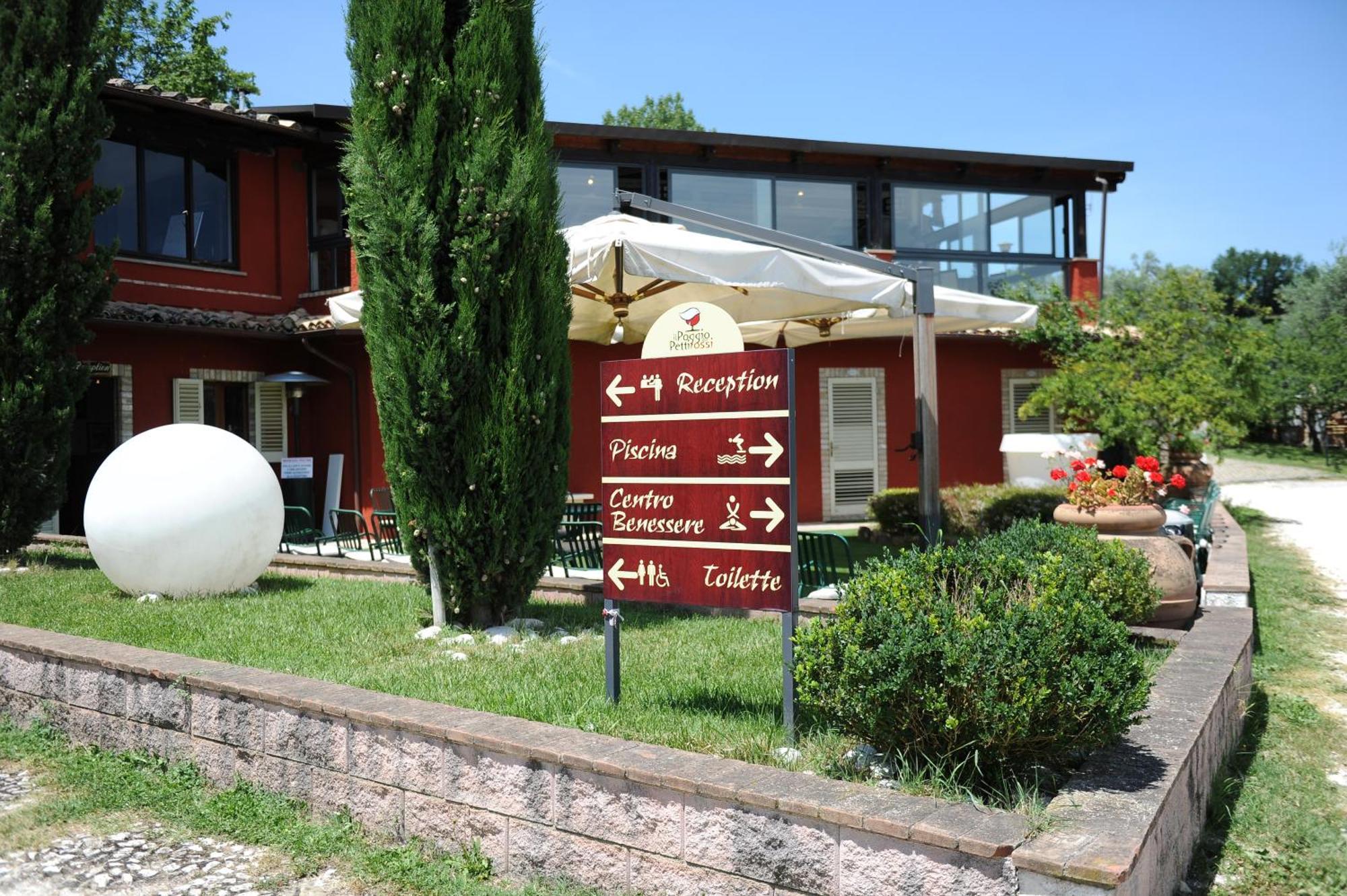 Il Poggio Dei Pettirossi Guest House Bevagna Exterior photo